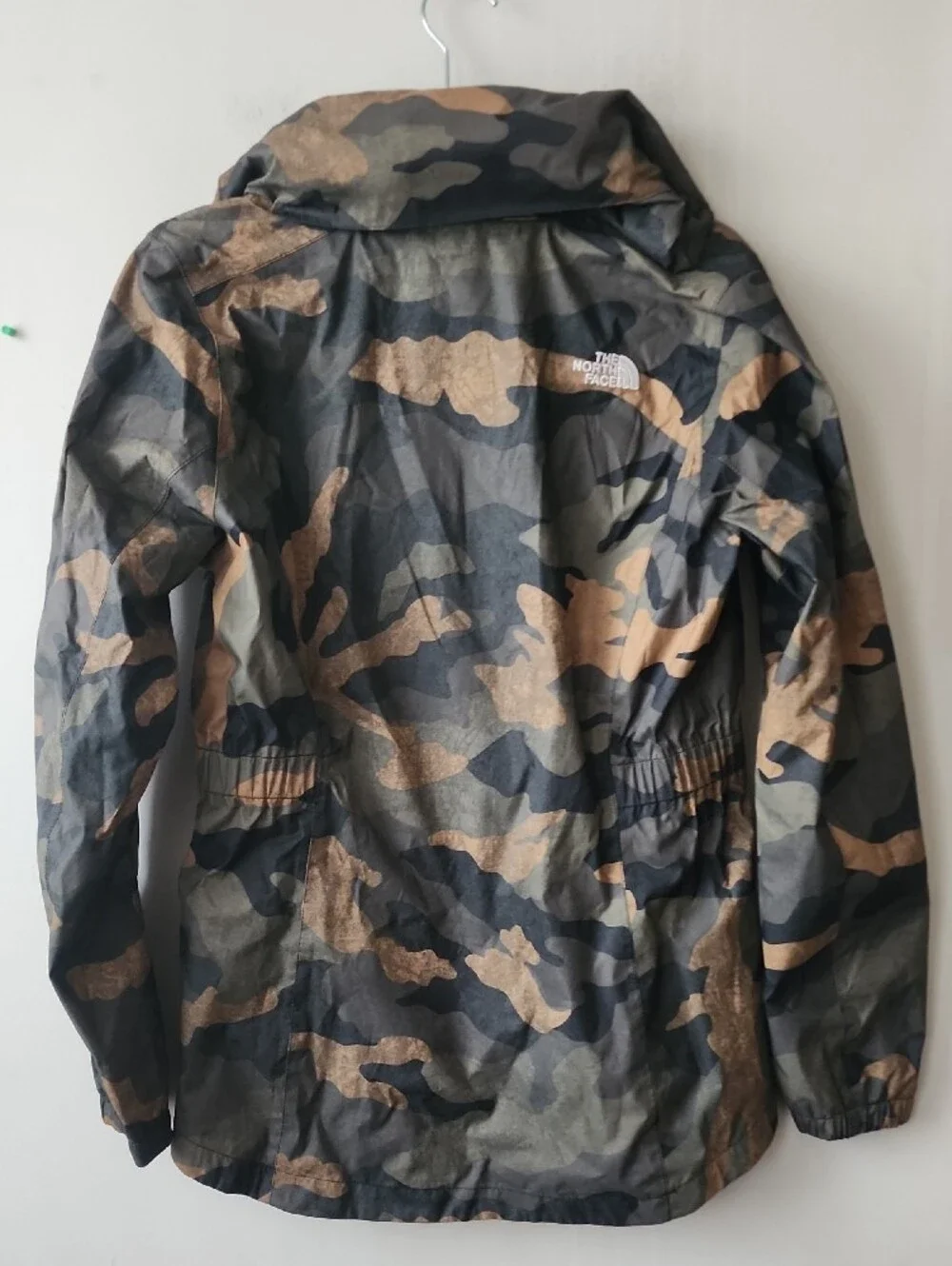 The North Face Women’s Camo Hooded Jacket - Olive/Black/Tan